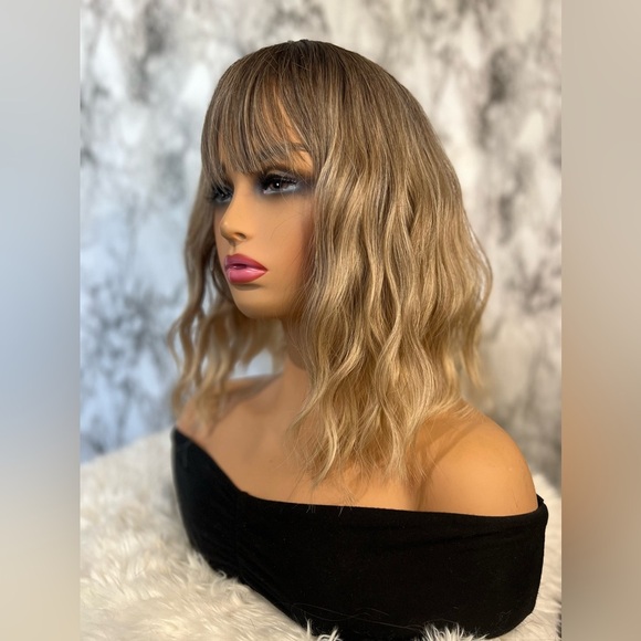 Wavy Short Wig Brown Ash Blonde with Bangs - Picture 4 of 7